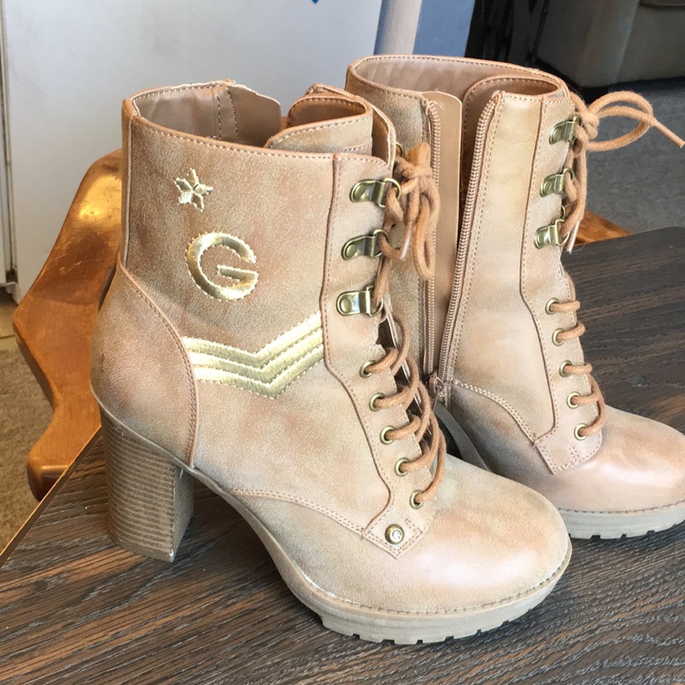 Size 8 guess boots